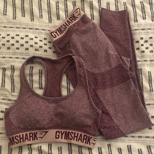 Gym shark leggings and sports bra set